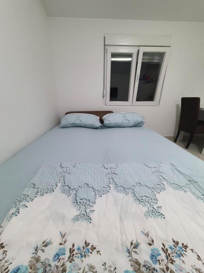 Apartman Tolosi 2 ポドゴリツァ エクステリア 写真