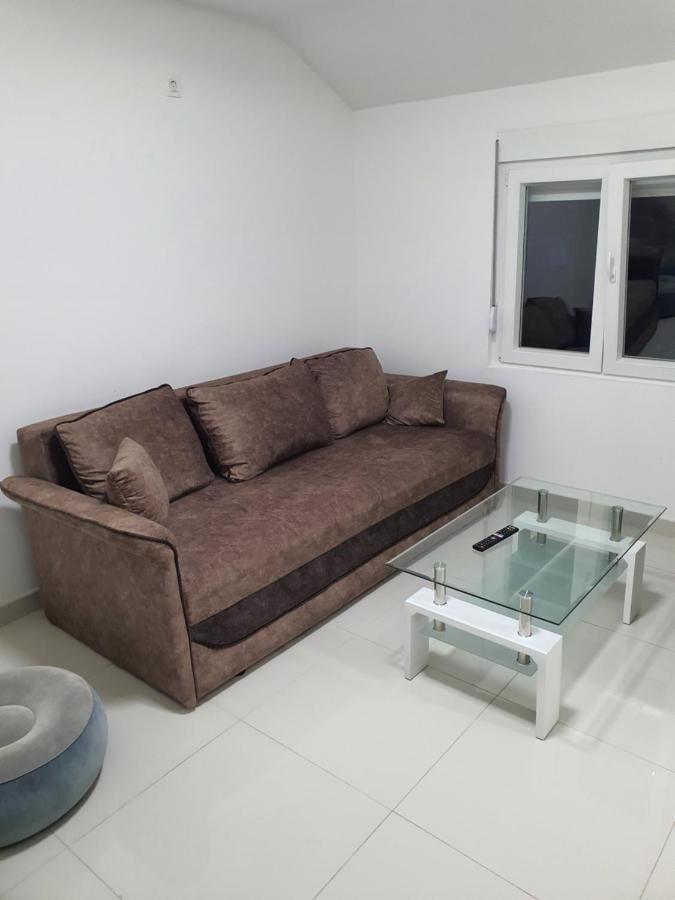 Apartman Tolosi 2 ポドゴリツァ エクステリア 写真