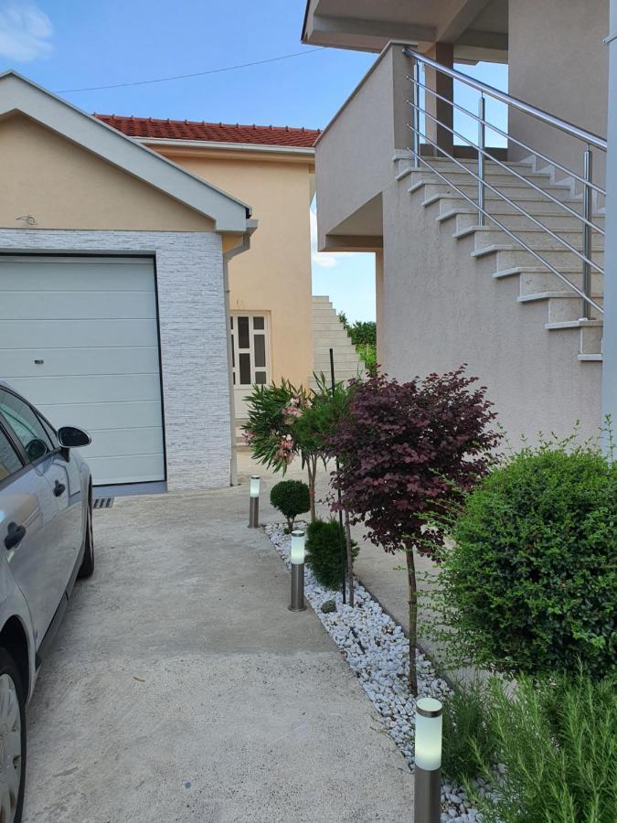 Apartman Tolosi 2 ポドゴリツァ エクステリア 写真