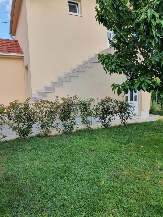 Apartman Tolosi 2 ポドゴリツァ エクステリア 写真